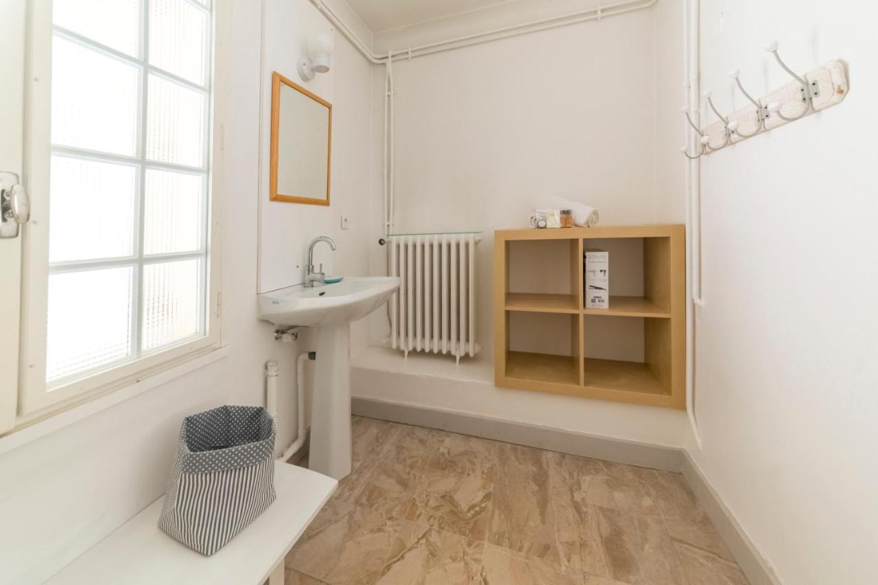 أفينيون Appartement De Charme - Vue Sur Remparts - Wifi Gratuit - Parking Payant A Proximite المظهر الخارجي الصورة